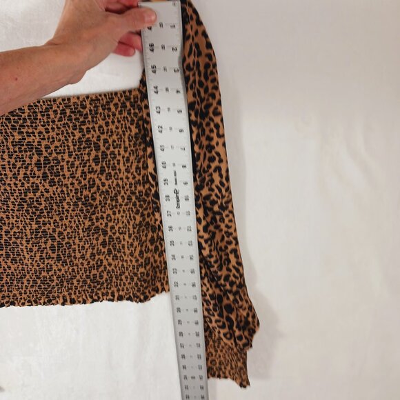 Gianni Bini, NWT Leopard Print Top, Size Large, Smocked Bodice & Sleeve Cuffs - Picture 12 of 16